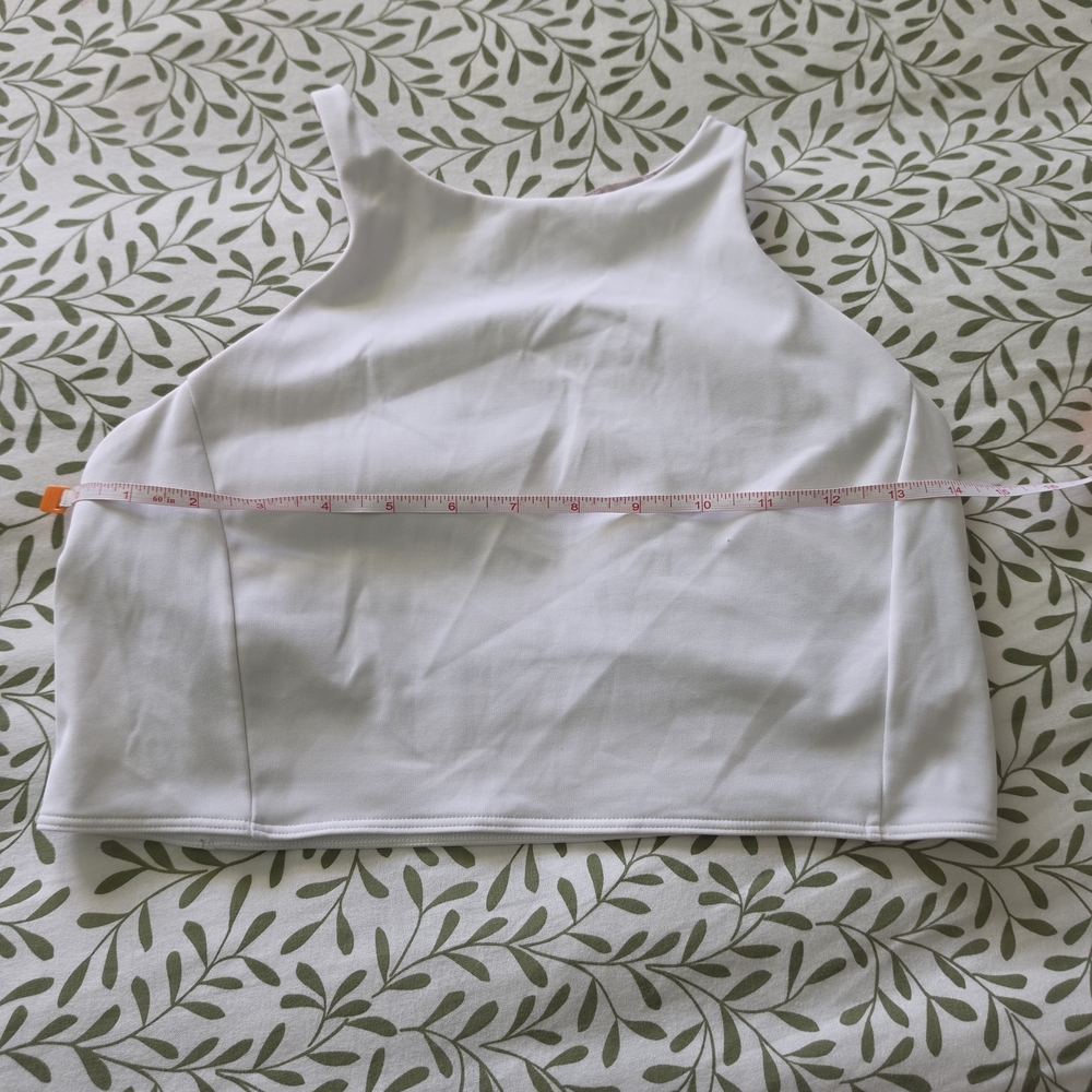 lululemon athletica White High-Neck Cropped Tank - Picture 3 of 3